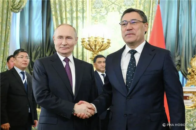 Президент Путин запланировал официальный визит в Киргизию на 25-27 ноября
