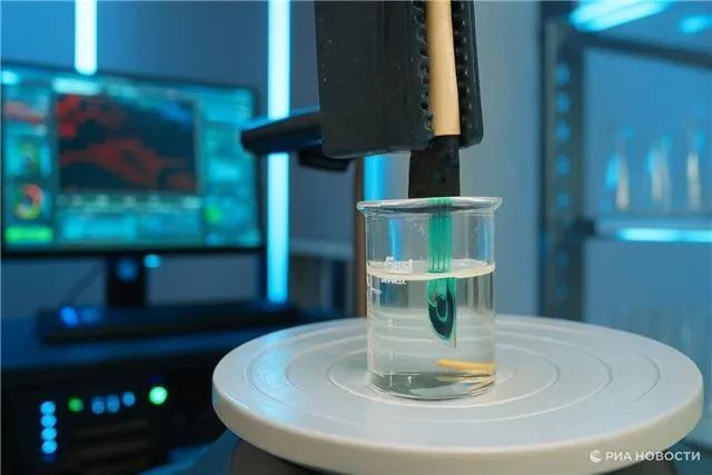 Исследователи разработали устройство для мгновенного анализа ингредиентов напитков